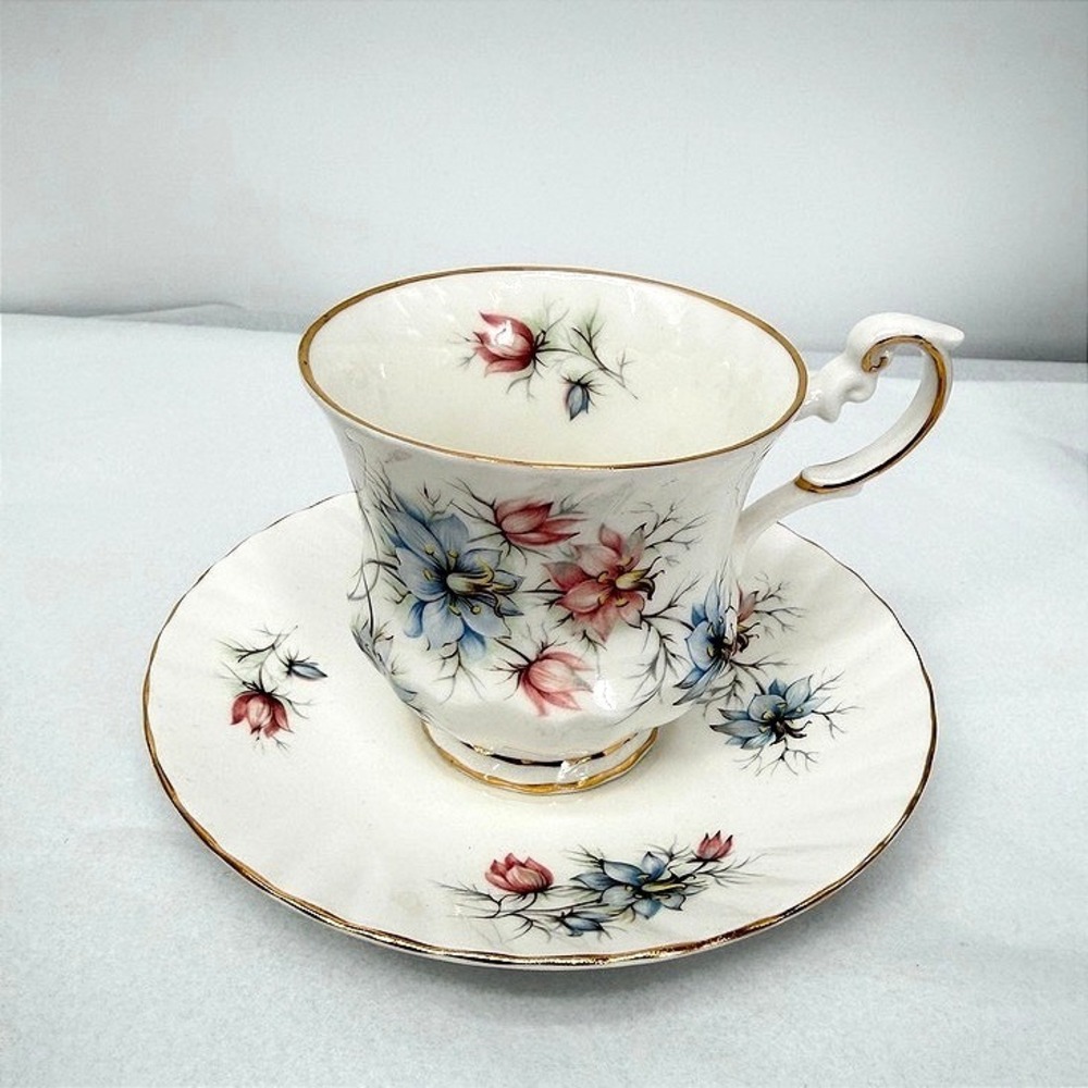 Queens Rosina Fine Bone China Co Ltd Tea Cup and Saucer Set Floral Gold Rim VTG